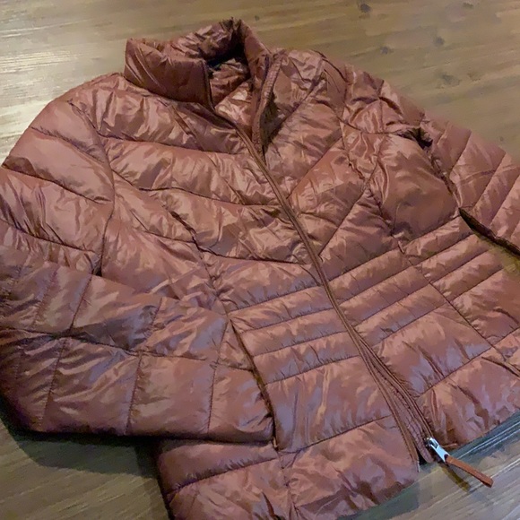 Lightweight Rust Color Puffer Jacket - Picture 3 of 6